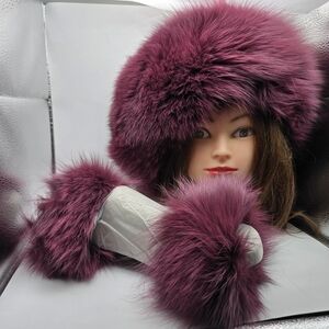 Dolce and Gabanna Vericci Burgundy Dyed Fox Fur Russian Hat & Wrist Cuffs NIB WT